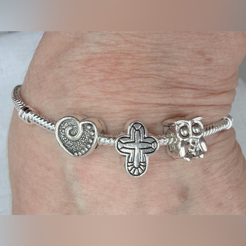 Love,faith,wisdom bracelet w 3 FREE charms.925 sterling silver,barrel. 8.2”/21cm